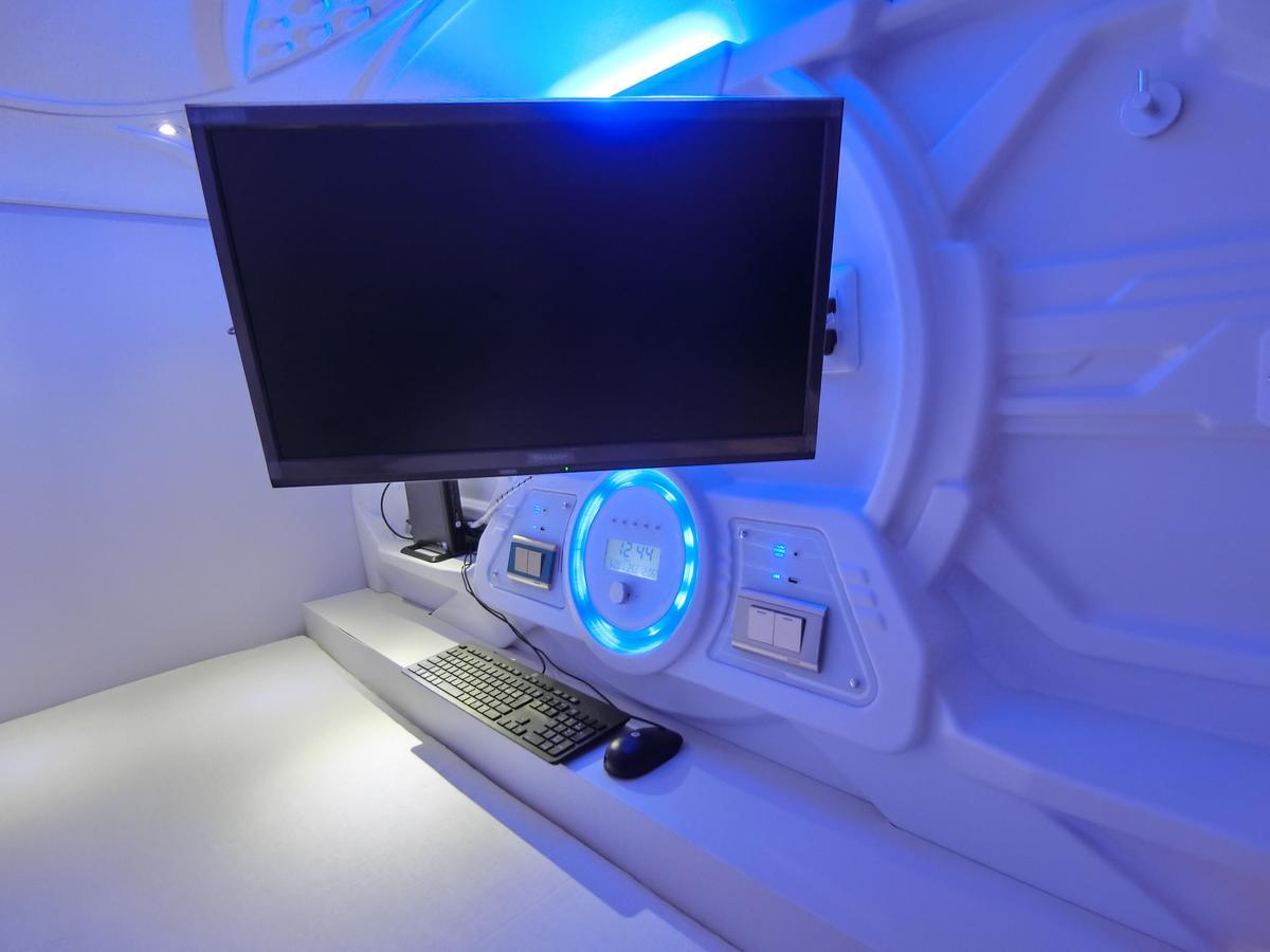 Capsule Hotel Manyudo เกียวโต ภายนอก รูปภาพ