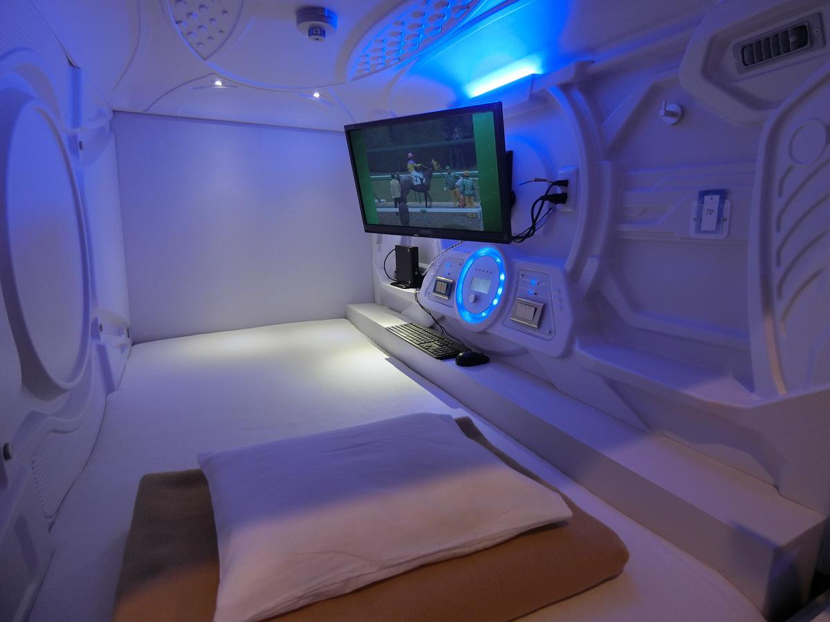 Capsule Hotel Manyudo เกียวโต ภายนอก รูปภาพ